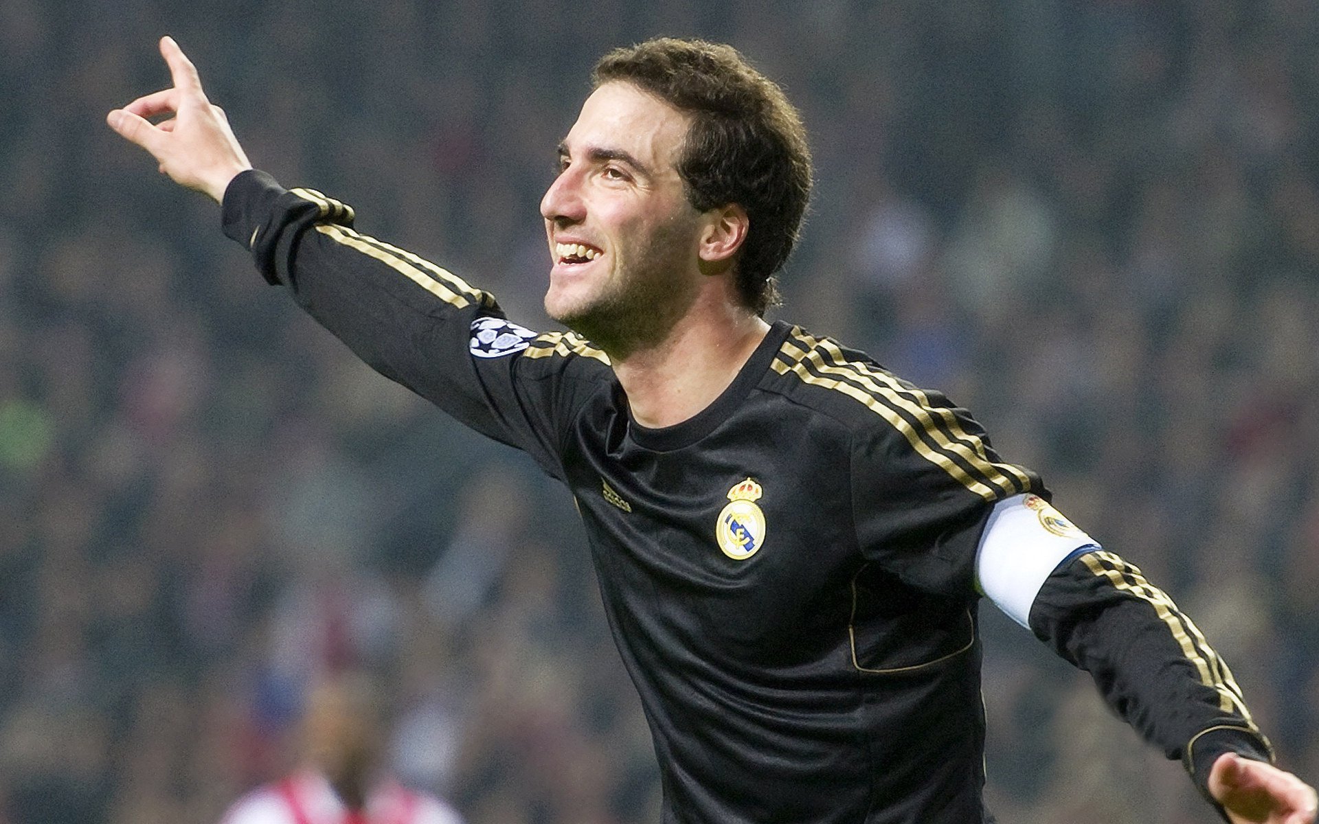 哈登连续七场比赛得分超过势不可挡，美国队挑战极限！